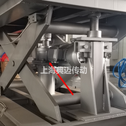 絲桿升降機(jī)用于大負(fù)載升降平臺案例